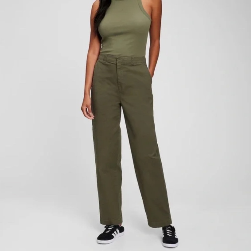 Gap Mid Rise Straight Up Khakis, size 0, in army jacket green